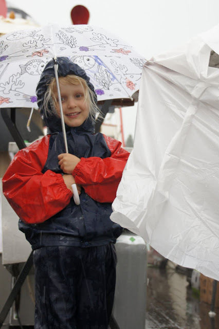 Bild "Chronik:2012-07-01_088_Alte_Faehre_-_KTV_Rhenania_-_Unterm_Schirm.jpg"