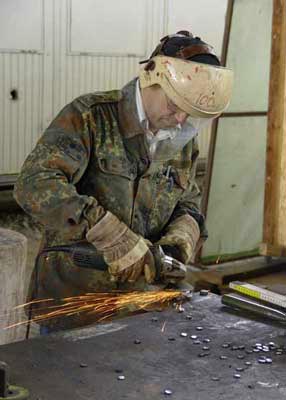 Bild "Chronik:AnlegenderNieten.jpg"