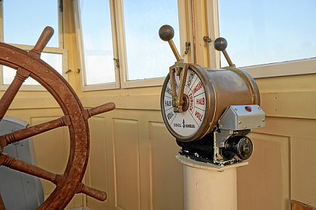 Bild "Die Fähre:HFKN-Maschinentelegraf-001-neu-oben_450.jpg"