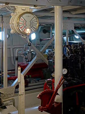 Bild "Die Fähre:HFKN-Maschinentelegraf-008-neu-unten_tn.jpg"