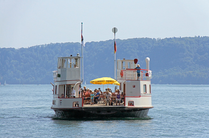 Bild "Ihre Fahrt:2011-08-21_614_Mole_Ludwigshafen_-_Alte_Faehre_landet_a700.jpg"